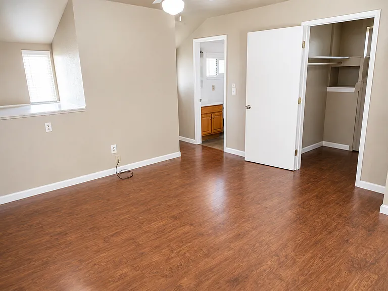 139 Pine St — Photo 4