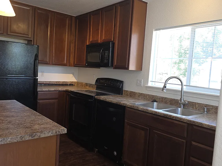 12850 Jasmine St #F — Photo 11