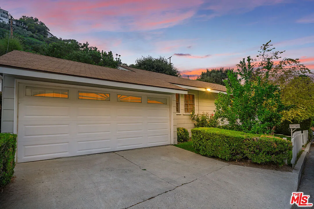 3 bed, 3.0 bath, 2044 sqft, $16,000 — Photo 3