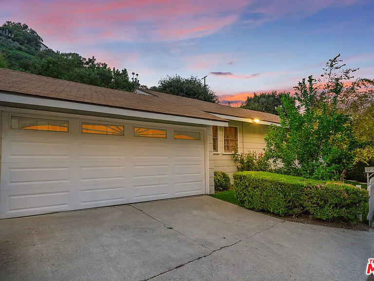 3771 Longview Valley Rd — Photo 3