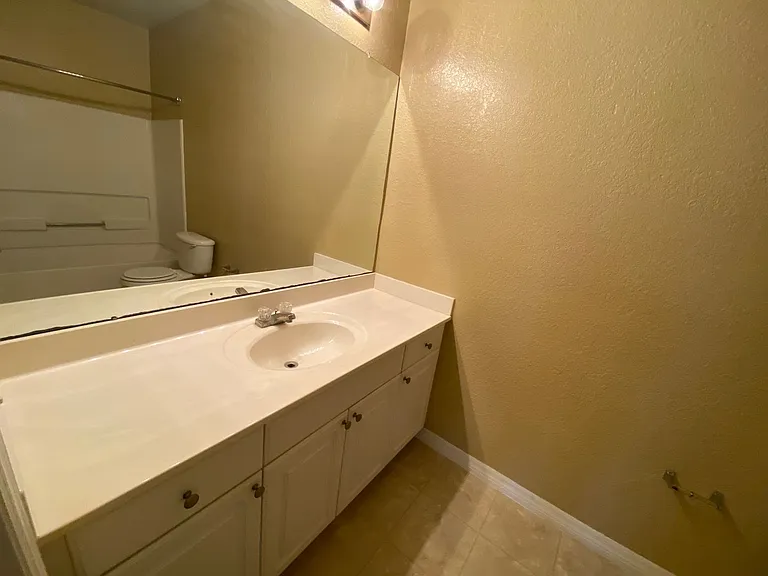 1014 Hemingway Cir — Photo 17