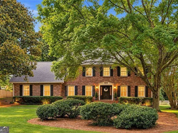4978 Heatherdale Ln, Dunwoody, GA 30360
