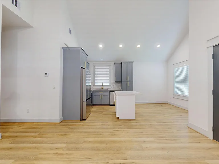 4305 Rogers St — Photo 11