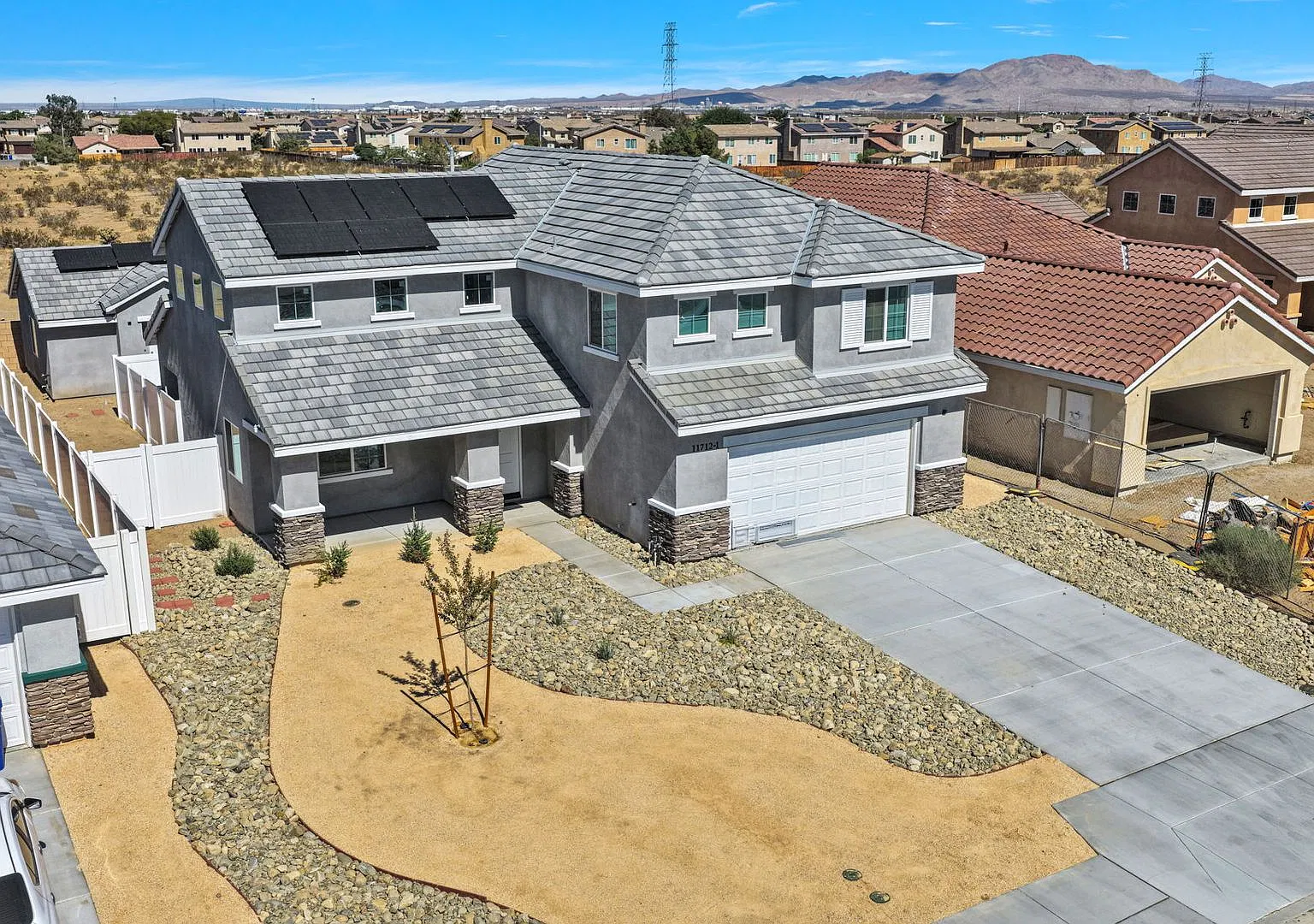 Brand New Adelanto 4 Bedroom/ 1/2 Off First Month's Rent — Photo 3