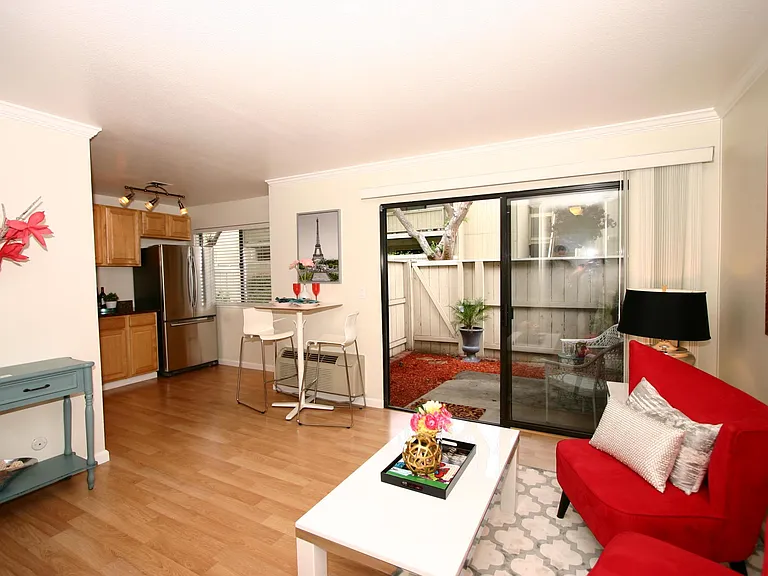 954 Kiely Blvd #B — Photo 4