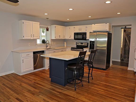 5th image of 4000 Lanette Dr