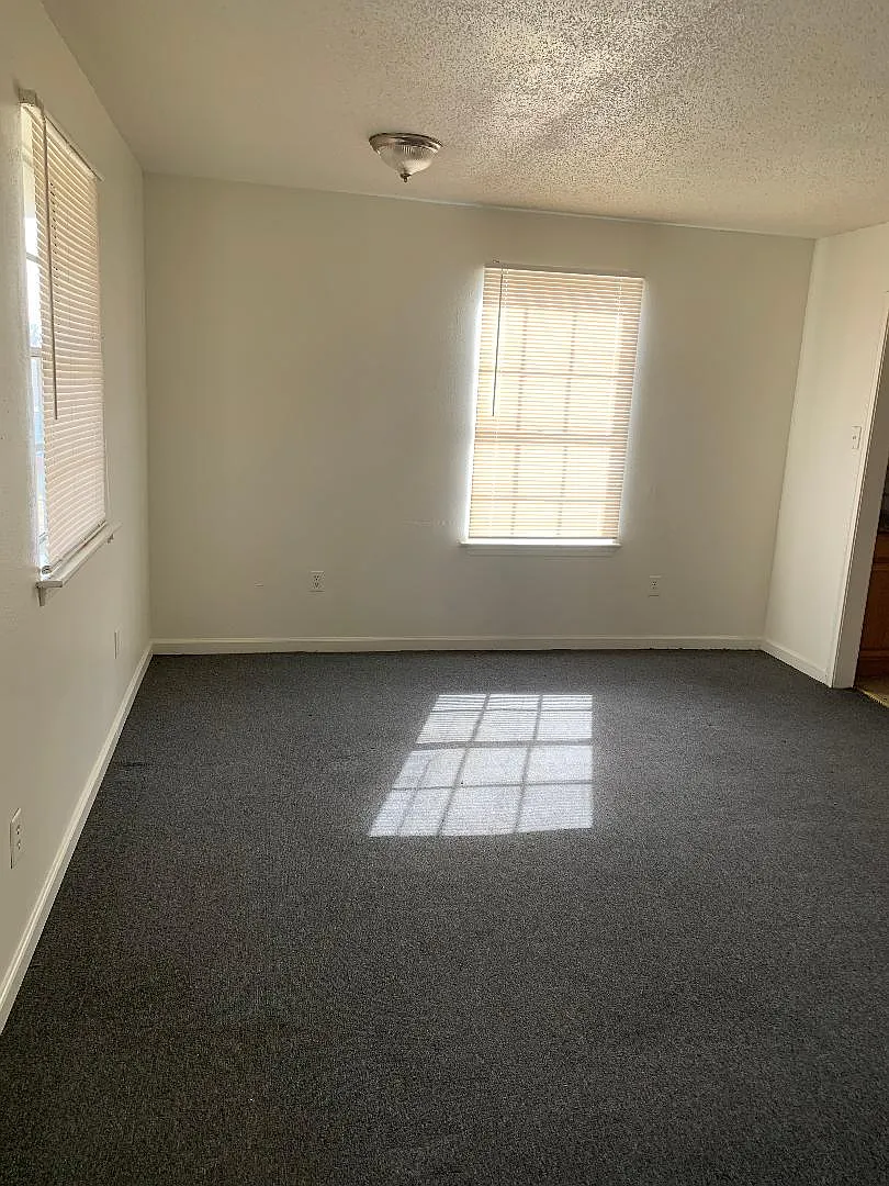 6830 Tara Ln — Photo 2