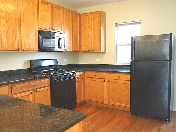 5th image of 2352 E 71st St Unit 1