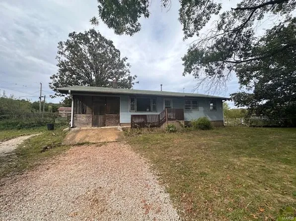 9077 Charles Dr, Birch Tree, MO 65438