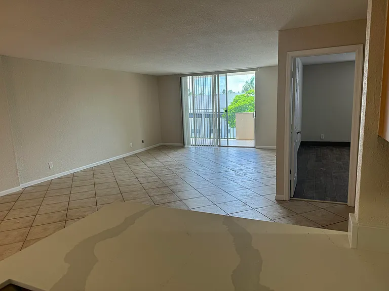 1000 Spanish River Rd #3B — Photo 8