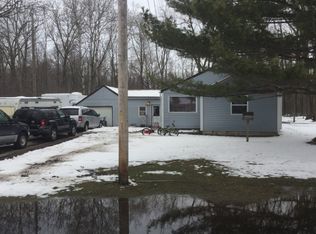 1300 Harbor Lights Rd, Suamico, WI 54173