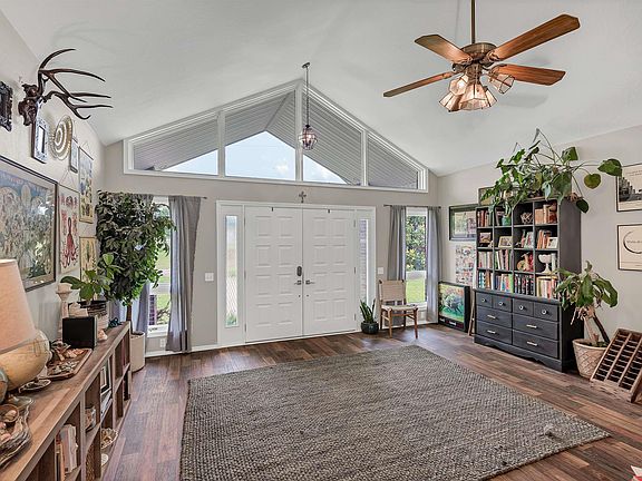 5th image of 1131 Crescent Dr