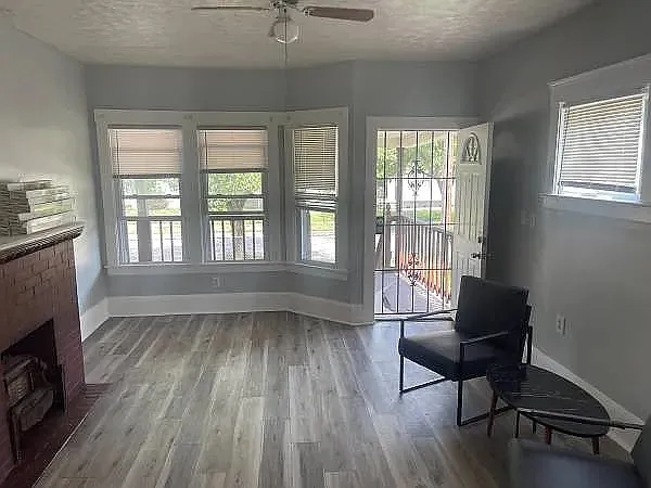 4 bed, 1.5 bath, 2642 sqft, $650 — Photo 2