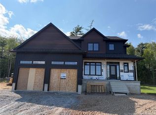 30 Salisbury Cres, Fredericton, NB E3B5E9