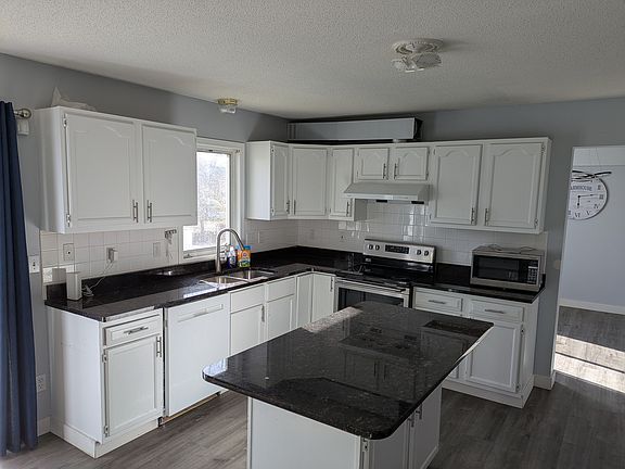 3rd image of 6838 Meadow Ct