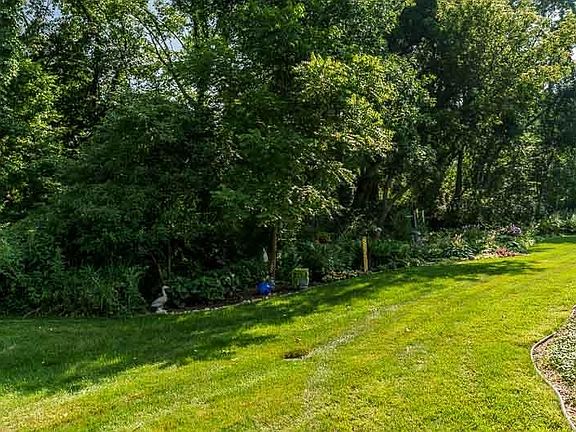 4th image of 113 Rivers Edge Dr