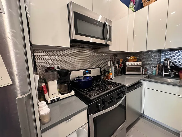 45 W 68th St #4F — Photo 5