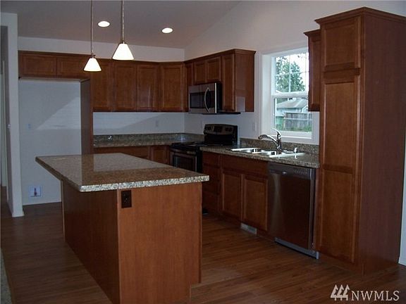 3rd image of 1131 Jones St