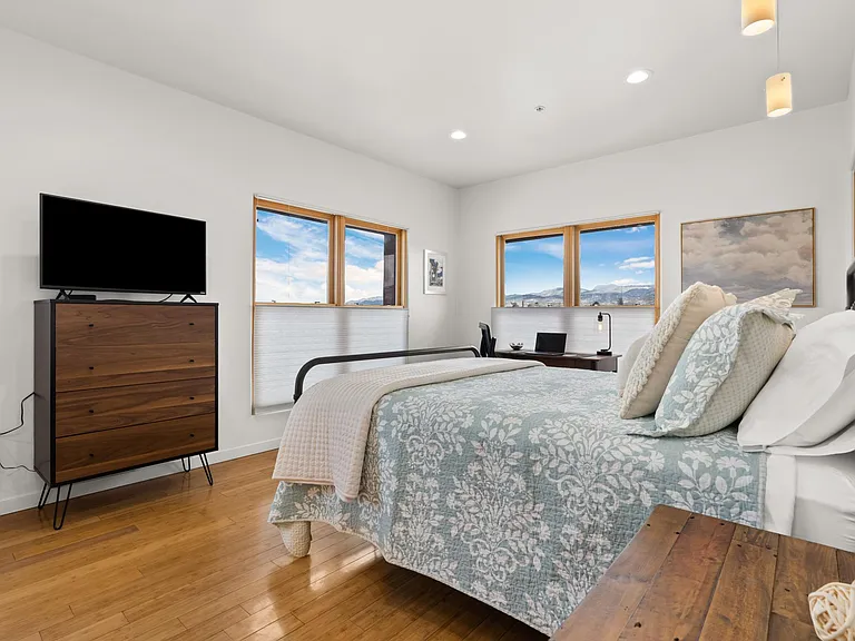 1010 Marquez Pl #L — Photo 37