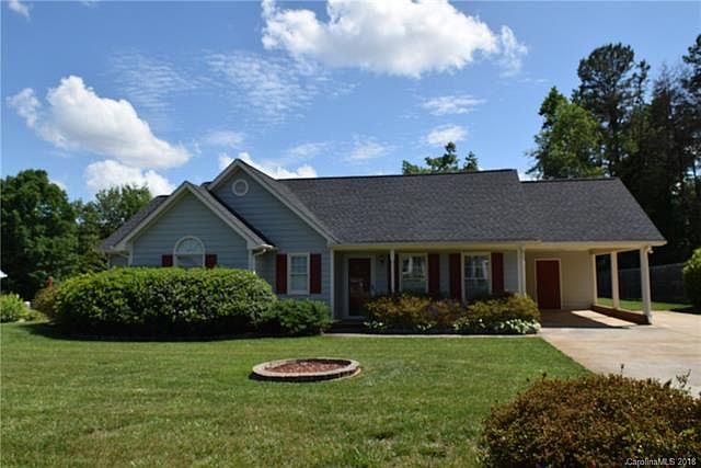 1st image of 114 Cypress Dr