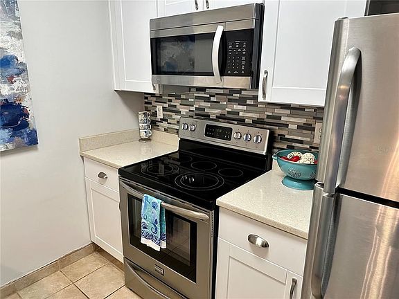 5th image of 4181 Abbey Ct #A