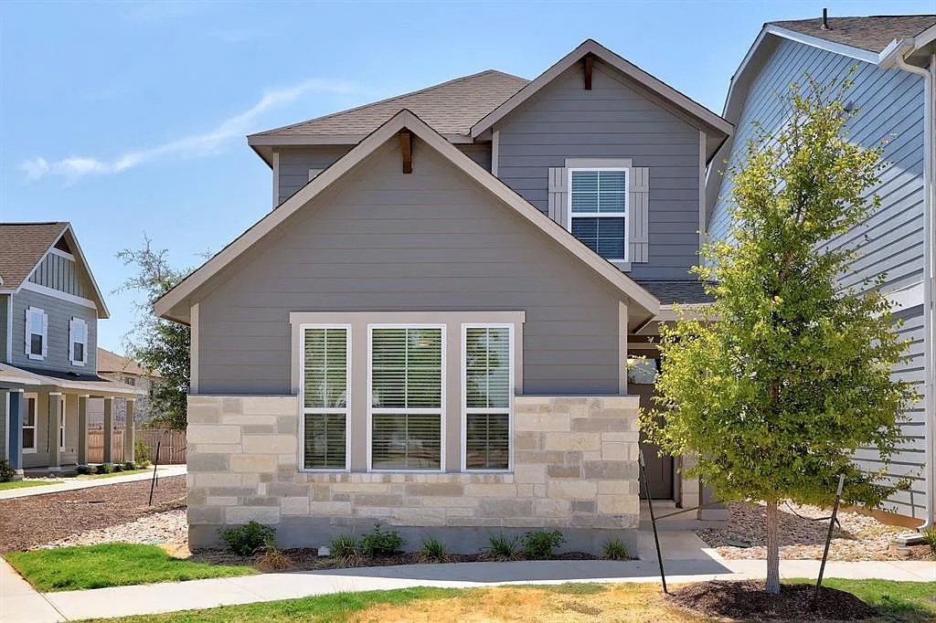 4 bed, 4.5 bath, 2596 sqft, $2,499 — Photo 1