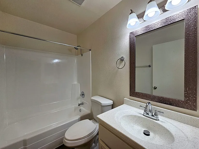 Spacious 2 Bedroom Apartments at The Courtyards in El Cajon — Photo 24