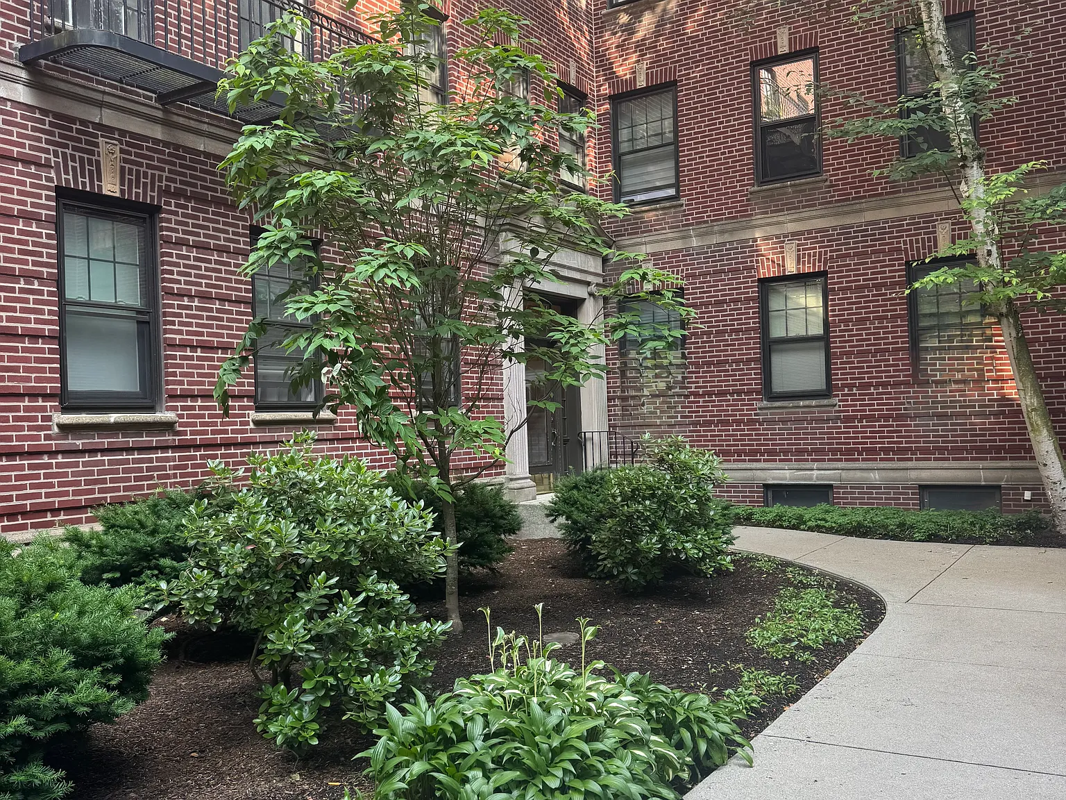 2 bed, 755 sqft, $3,000 — Photo 1