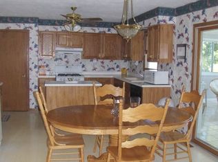 1412 Dawngate Dr, Belvidere, IL 61008