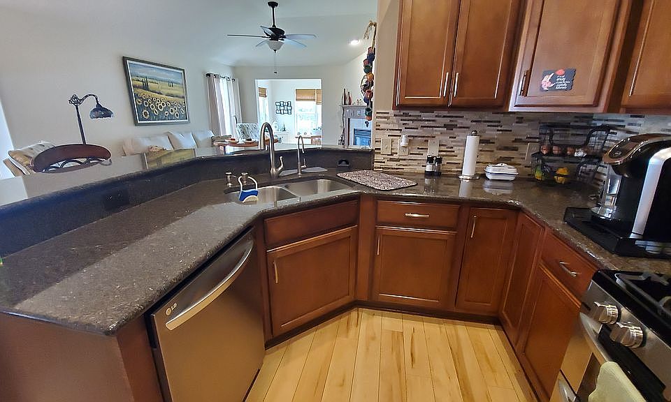 Kitchen panoramic from mudroo