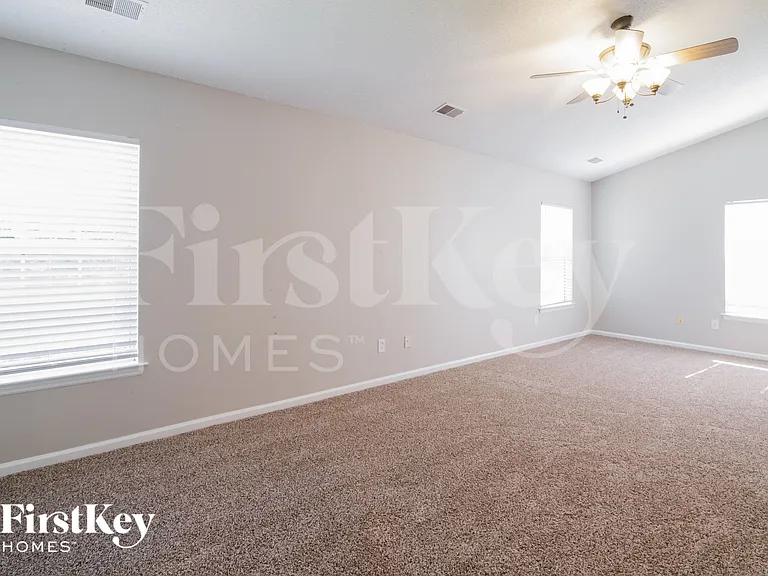 528 Beverly Dr — Photo 9