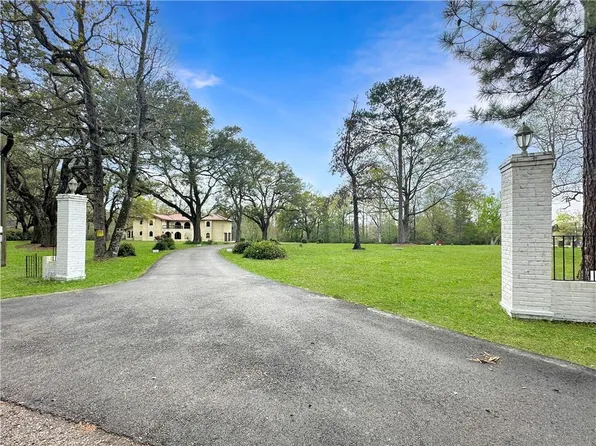 60127 Tiger Ln, Amite, LA 70422