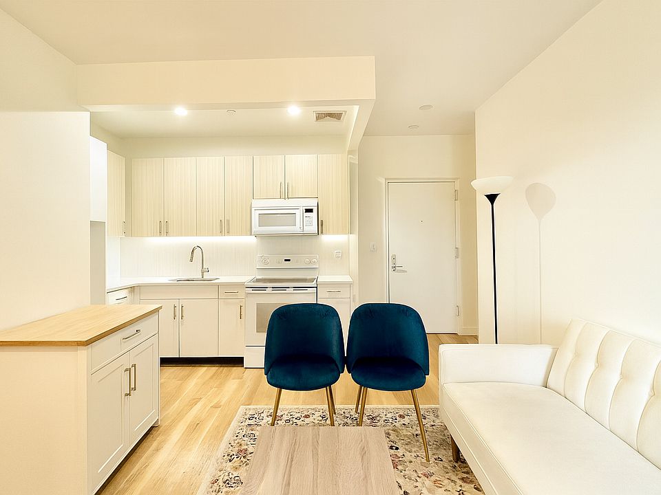 1st image of 818 Lexington Ave APT 4G