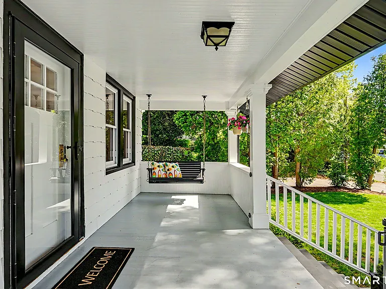 4 Highview Ave — Photo 2