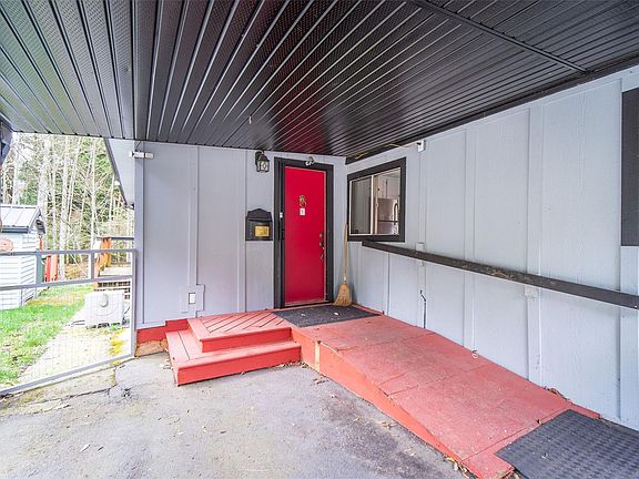 3rd image of 2587 B Selwyn Rd #54