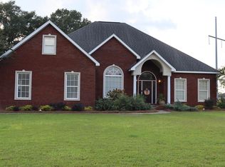 443 Ridge Dr, Headland, AL 36345