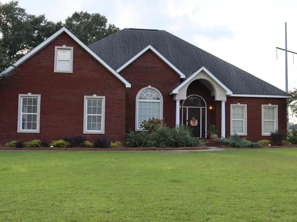 443 Ridge Dr, Headland, AL 36345