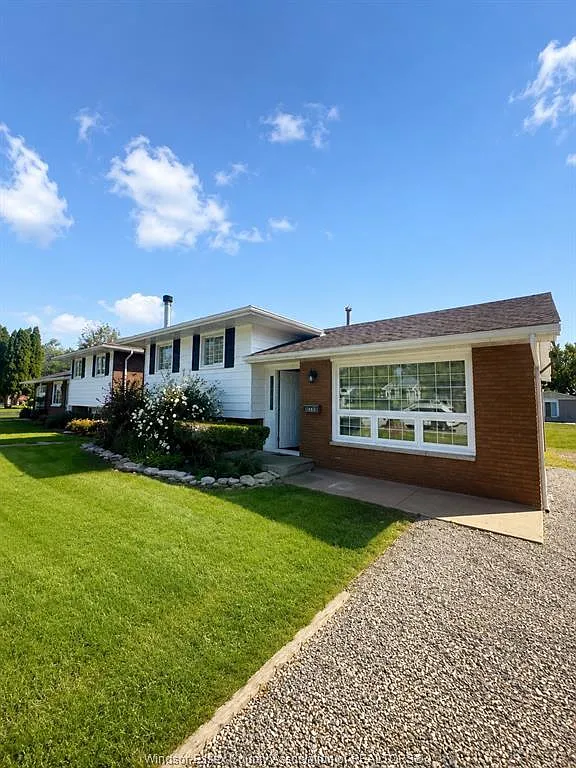 3 bed, $2,600 — Photo 1