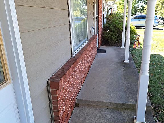 4th image of 204 N Alder Ave