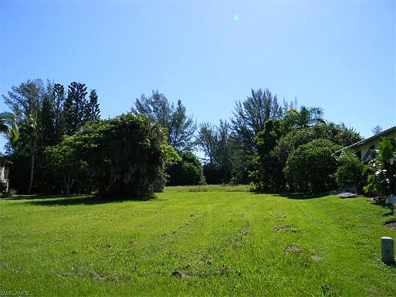 3rd image of 609 Somerset Ct