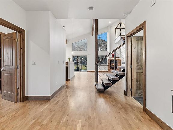 3rd image of 422 Horse Thief Lane