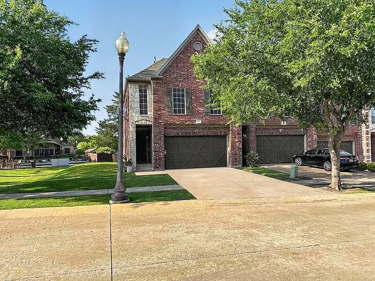 1004 Colonial Dr #TX 75019 — Photo 2