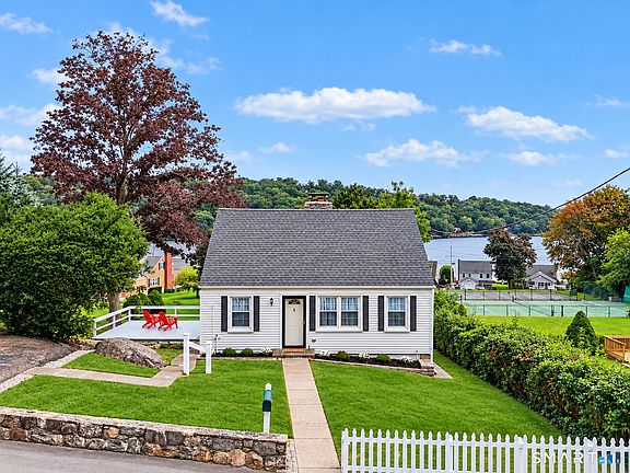 2nd image of 9 Candlewood Knolls Road