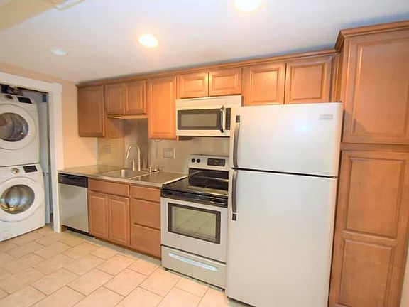 3rd image of 1113 1/2 W Neely Ave