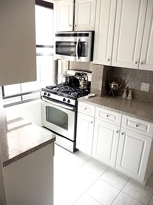 Rented by Keller Williams NYC | media 14