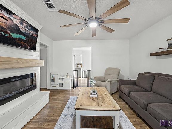 3rd image of 36790 Nicholas Dr