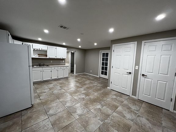 Kitchen and living room area