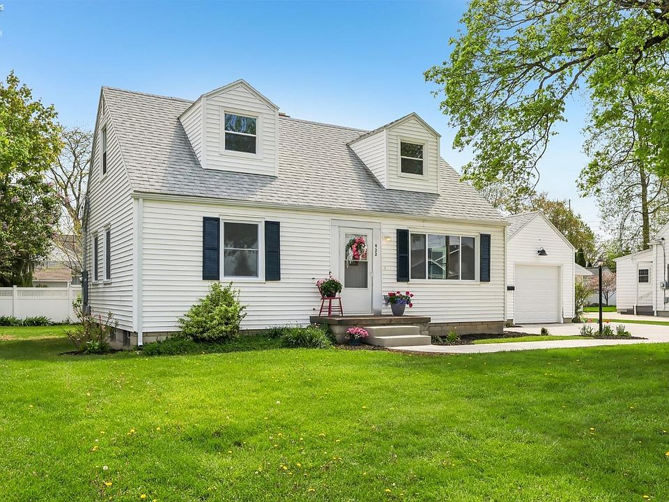 1st image of 422 Munsee Pl