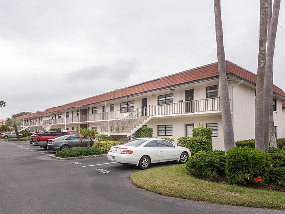 2nd image of 200 Saint Lucie Ln APT 507