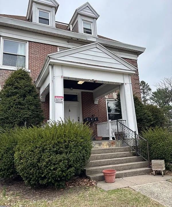 517 Seneca St #3
